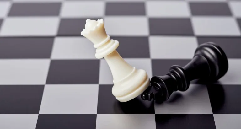 LMS vs LCMS comparison showing learning management and content authoring systems